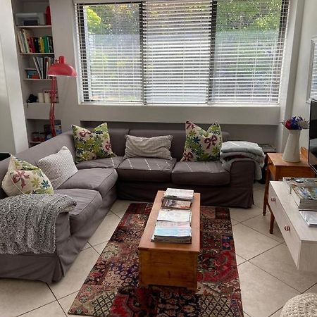 Modern, Centrally Located Dorp Street Apartment Stellenbosch Luaran gambar