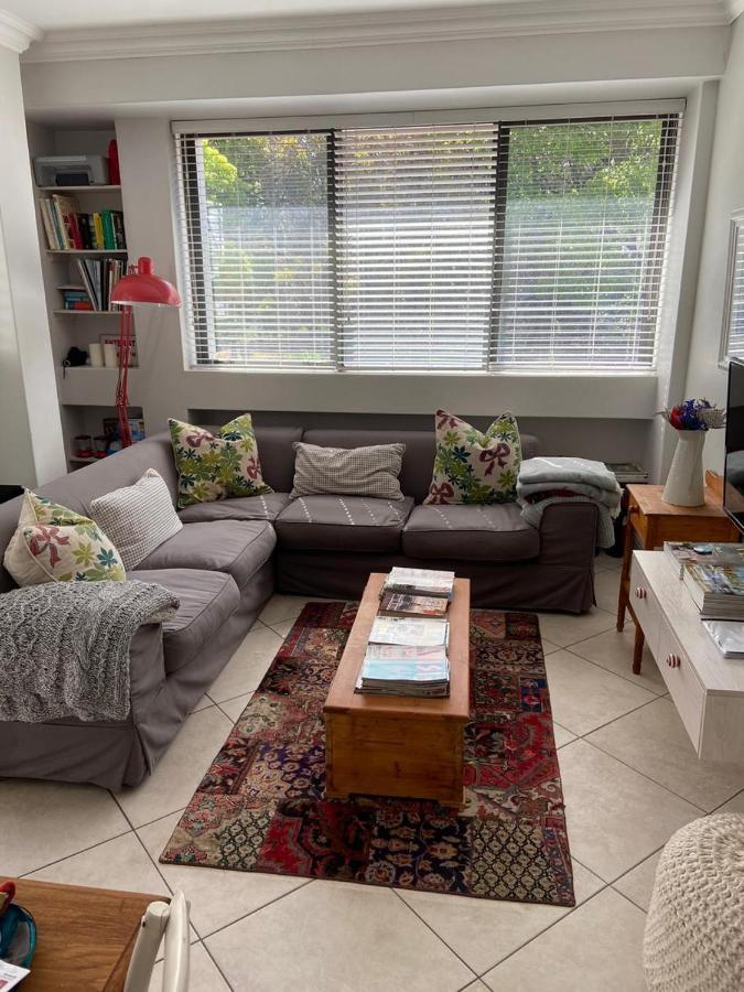 Modern, Centrally Located Dorp Street Apartment Stellenbosch Luaran gambar