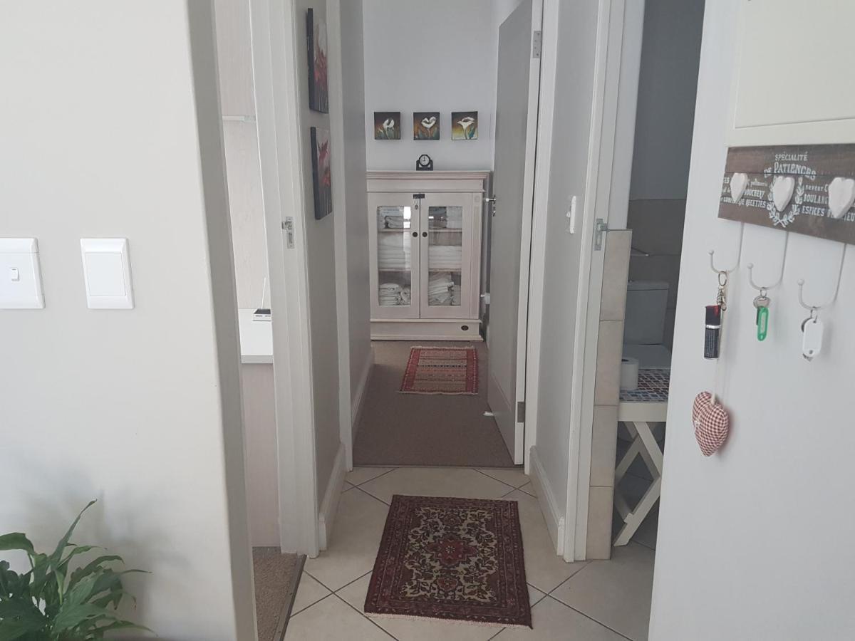 Modern, Centrally Located Dorp Street Apartment Stellenbosch Luaran gambar