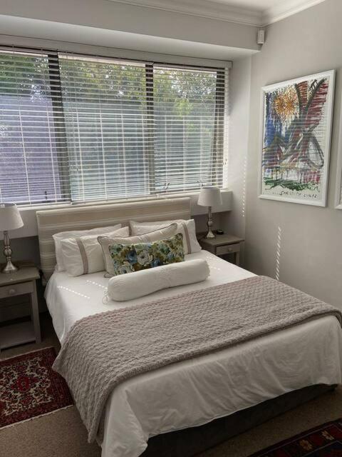 Modern, Centrally Located Dorp Street Apartment Stellenbosch Luaran gambar