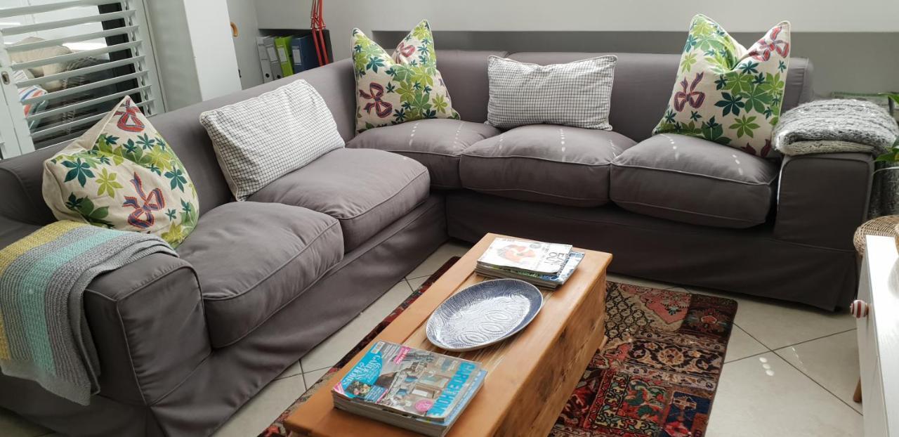 Modern, Centrally Located Dorp Street Apartment Stellenbosch Luaran gambar