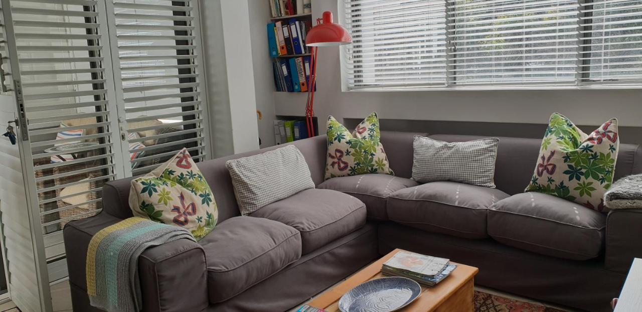 Modern, Centrally Located Dorp Street Apartment Stellenbosch Luaran gambar